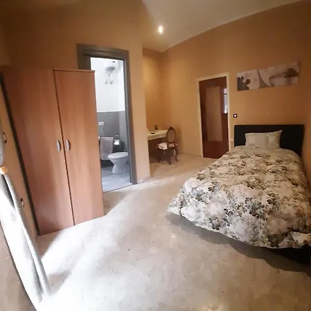 Miccoli Oda ve Kahvaltı 3*