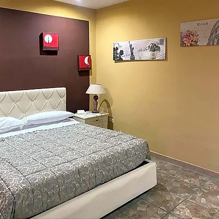 Oda ve Kahvaltı Miccoli 3*